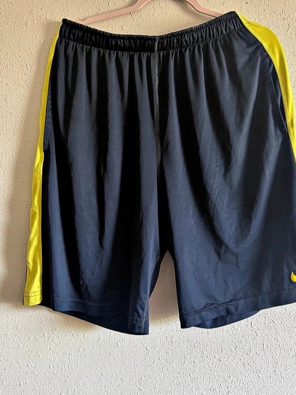 Nike Dri-FIT athletic shorts Athletic Shorts Black & Yellow Like New